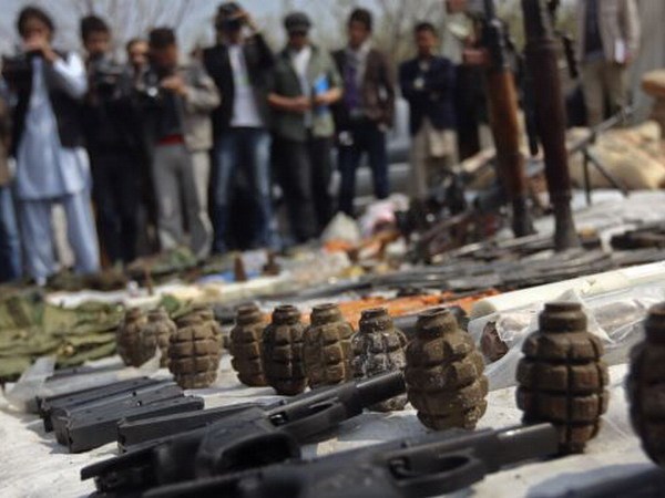 Image: Seized weapons displayed by the LAPD in Boyle Heights.